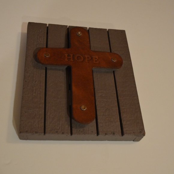 DEMDACO LifttheSpirit Home Decoration Leather Cross 'Hope' Sign Wood 6 3/4x7 3/4 - Picture 2 of 4